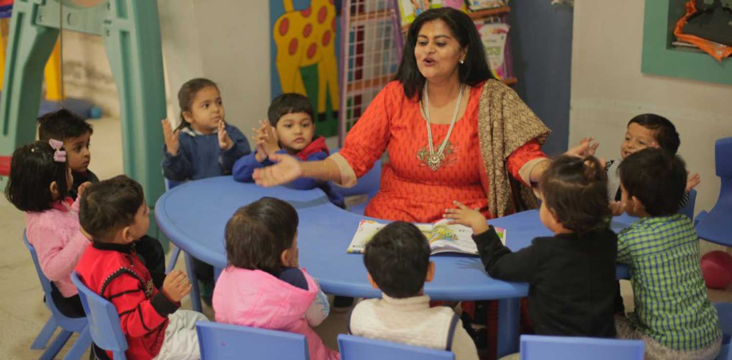 Beena Rao mengajar anak-anak | Foto: Situs Beena Rao