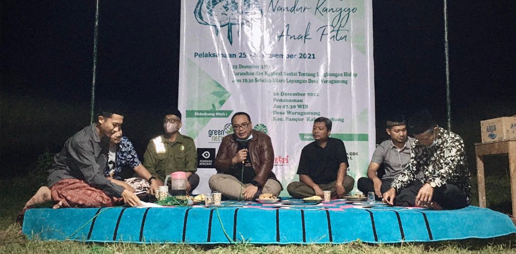Wakil Bupati Rembang, Hanies Cholil Barro dalam diskusi lingkungan di Warugunung