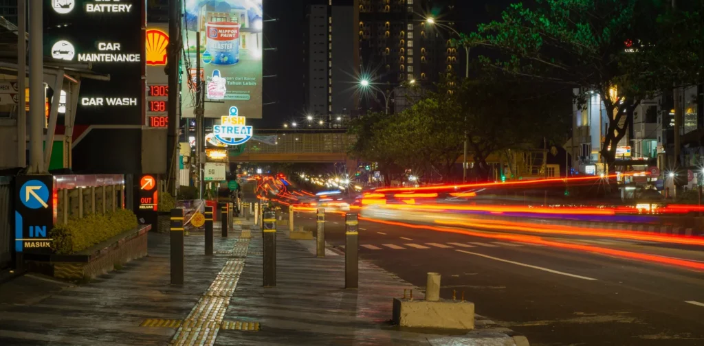 Pemandangan trotoar di kota Jakarta