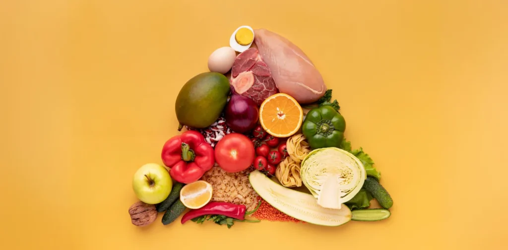 makanan sehat yang disusun membentuk segitiga