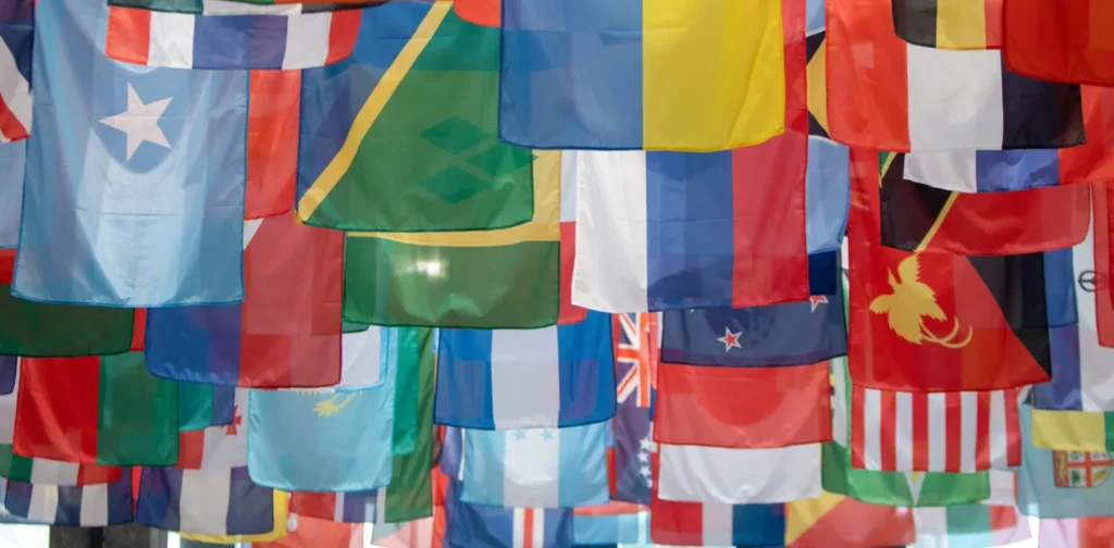 beberapa bendera negara berjejer