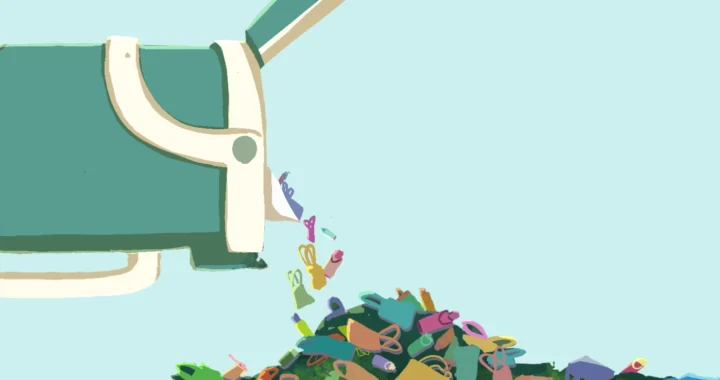 Sebuah ilustrasi karya Frendy Marcelino yang menggambarkan tumpukan tote bag dan tumbler tak terpakai yang tumpah keluar dari sebuah tumbler besar.