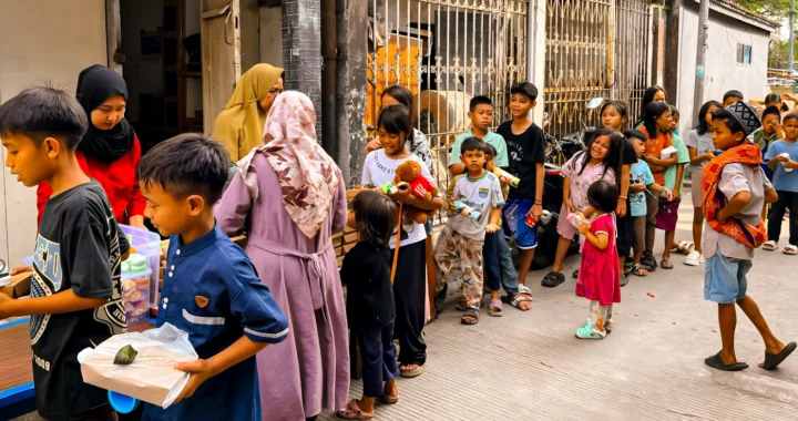 pembagian makanan kepada anak-anak
