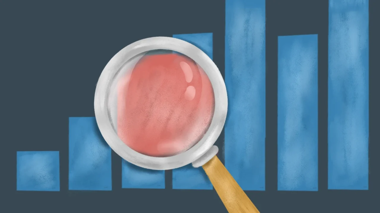 Ilustrasi editorial kaca pembesar berlensa merah muda melayang di atas grafik batang biru dengan latar belakang abu-abu gelap, melambangkan pengawasan data atau keuangan.